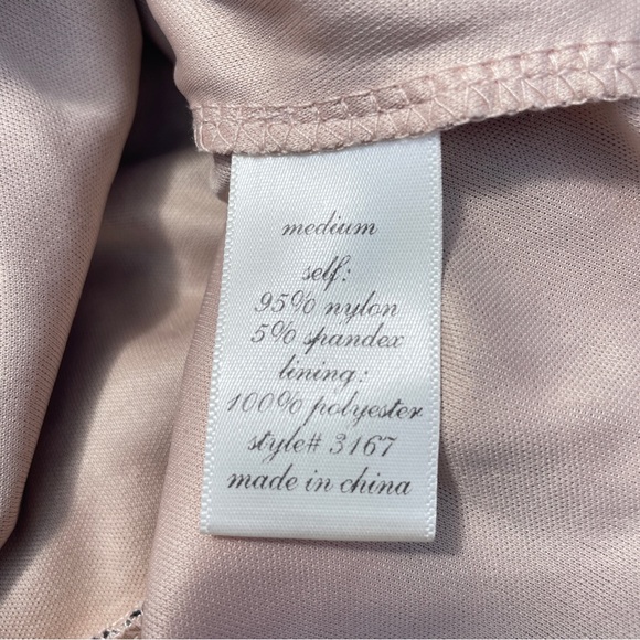 Alya Pullover Top Deep V in back Black and Tan Size Medium  D1220 - Picture 10 of 11